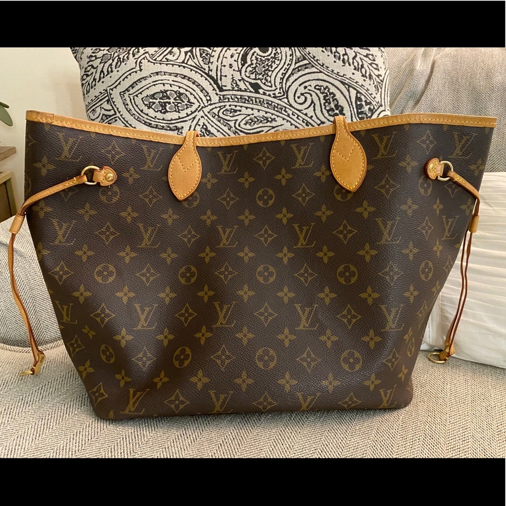 Authentic Luis Vuitton Neverfull MM monogram bag